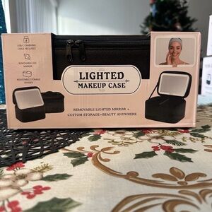 Lighted Makeup Case with Mirror